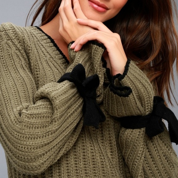 lulus Tops - Lulus Olive Green Bell Sleeve Sweater Small